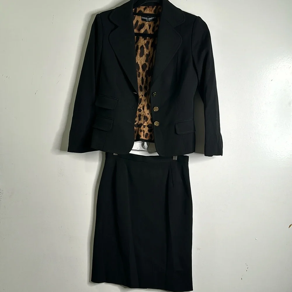 DOLCE &GABBANA  blazer skirt suit size 40-xS black gold button luxury classic - Picture 5 of 16
